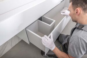 7-Signs-You-Need-Professional-Kitchen-Cabinet-Refinishing-Services