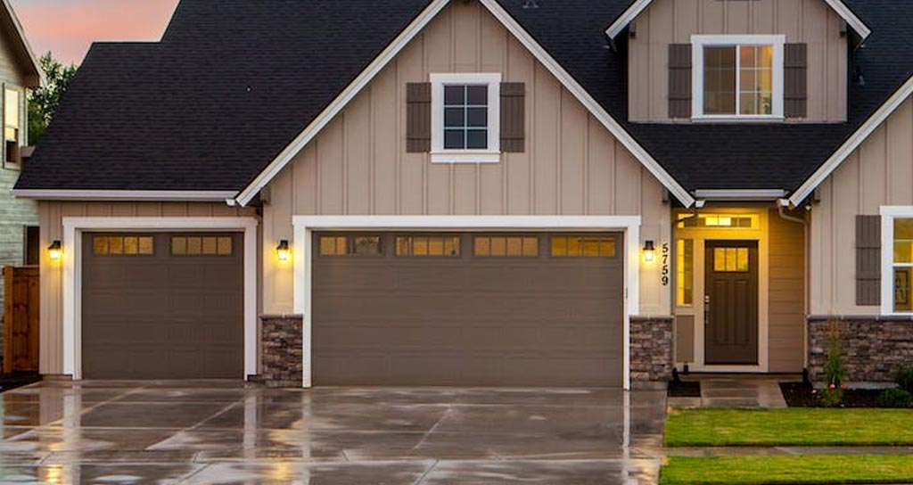 Garage Door Painting: How To Achieve a Flawless Finish - West Hartford House Painting Experts